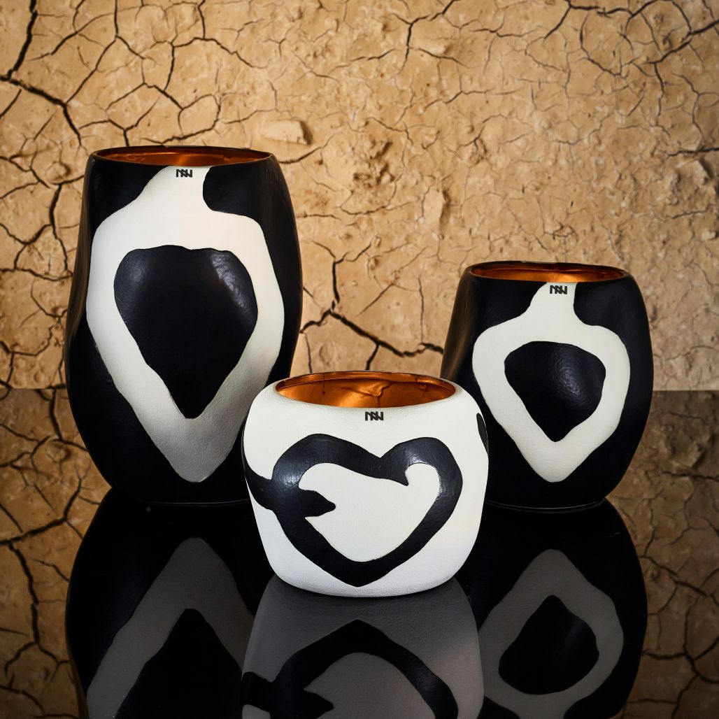 Cape Artistic Black Candela